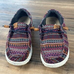 Hey Dude Aztec Print Wendy Funk Baja All Over Women’s Size 10